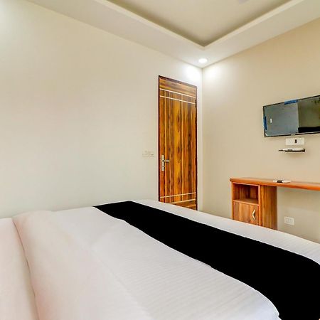Capital O 80318 Hotel Sai Plaza Nueva Delhi Exterior foto