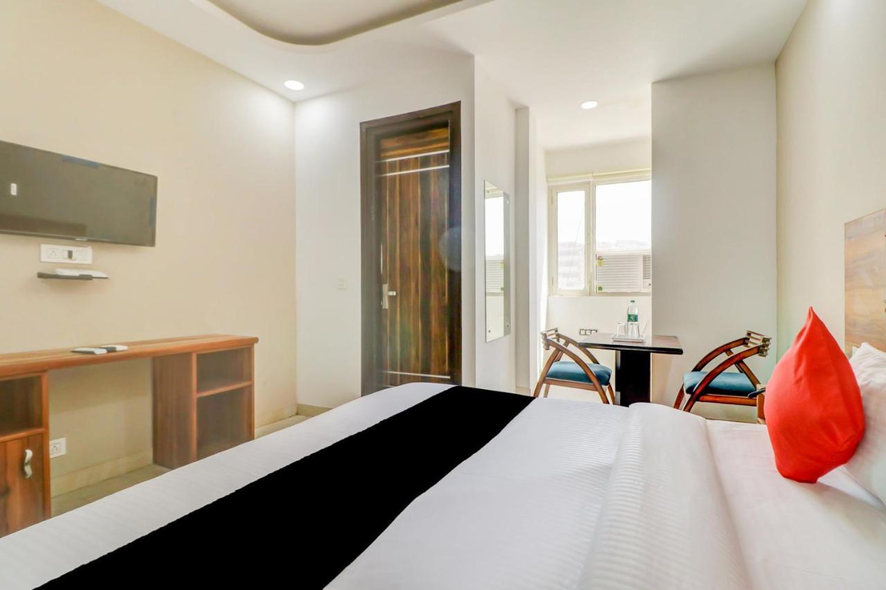 Capital O 80318 Hotel Sai Plaza Nueva Delhi Exterior foto
