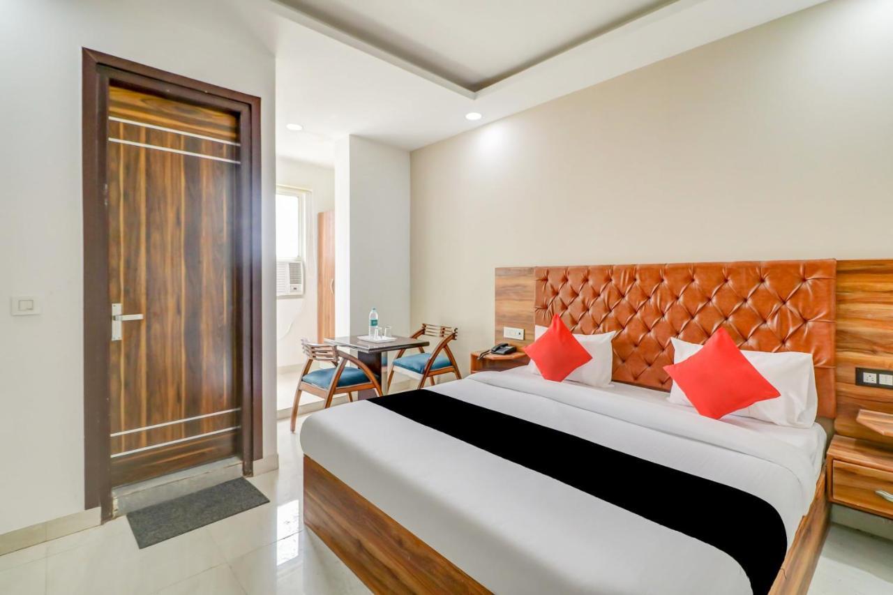 Capital O 80318 Hotel Sai Plaza Nueva Delhi Exterior foto