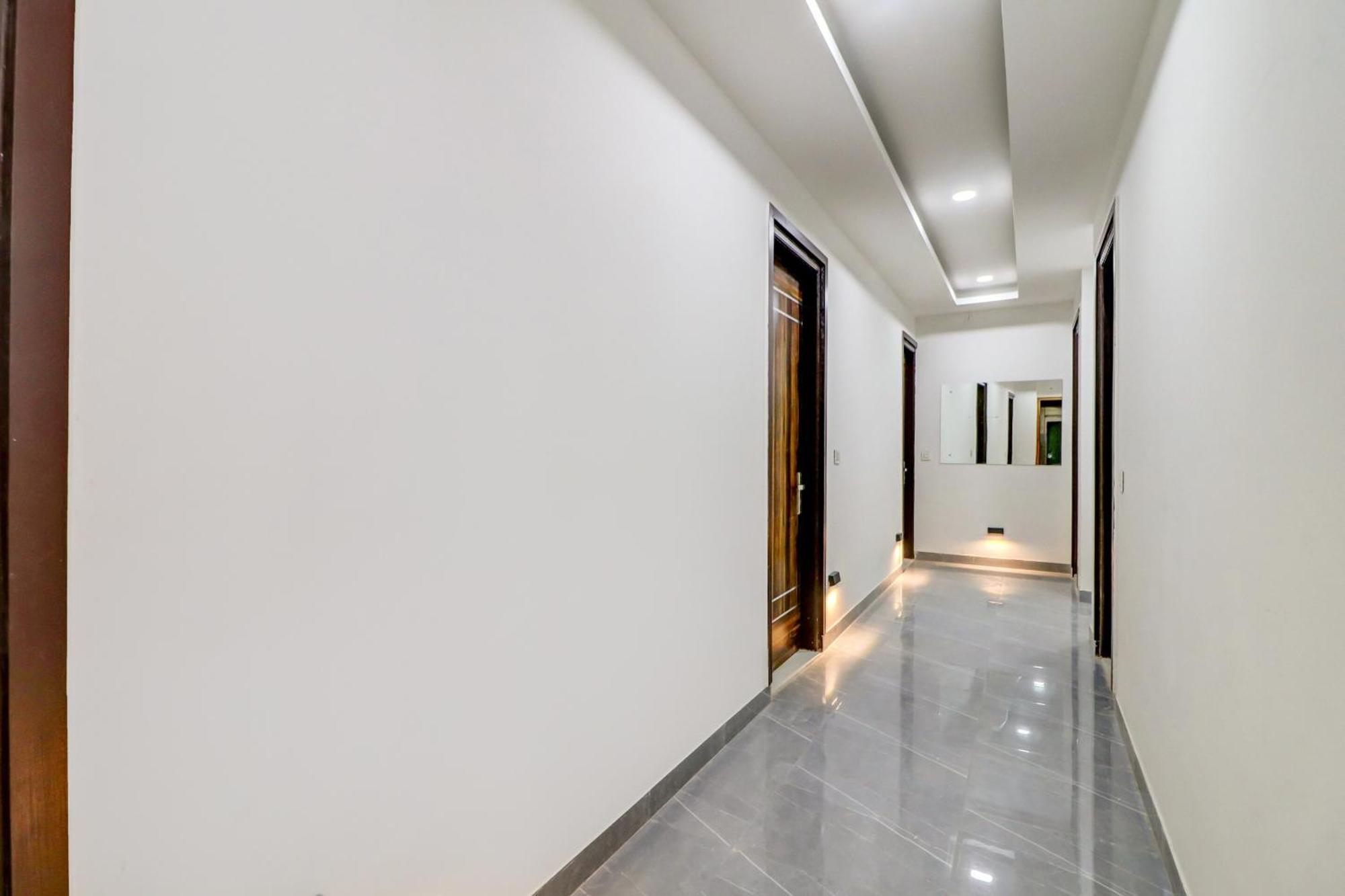 Capital O 80318 Hotel Sai Plaza Nueva Delhi Exterior foto