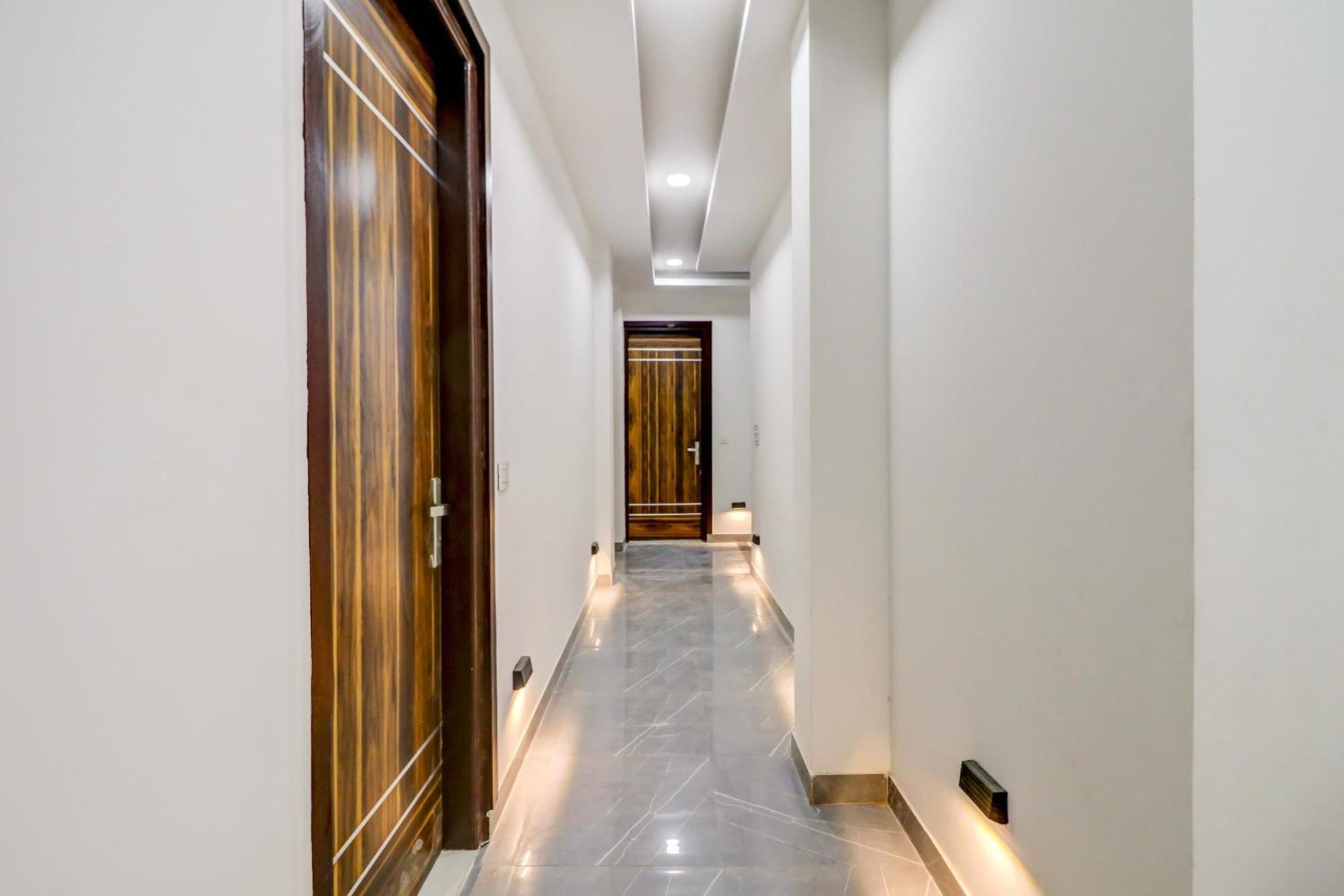 Capital O 80318 Hotel Sai Plaza Nueva Delhi Exterior foto