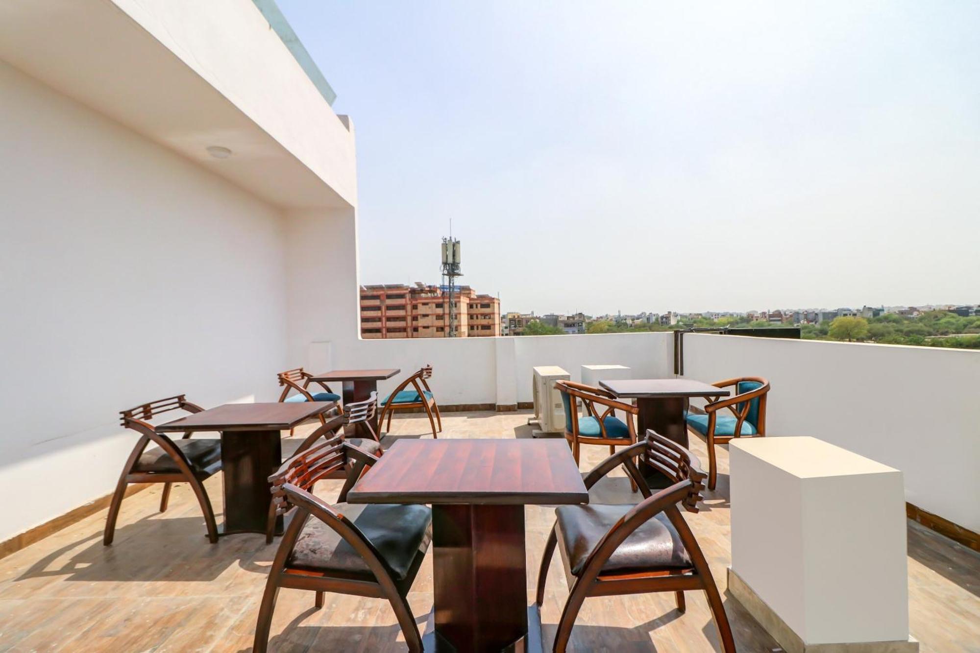 Capital O 80318 Hotel Sai Plaza Nueva Delhi Exterior foto