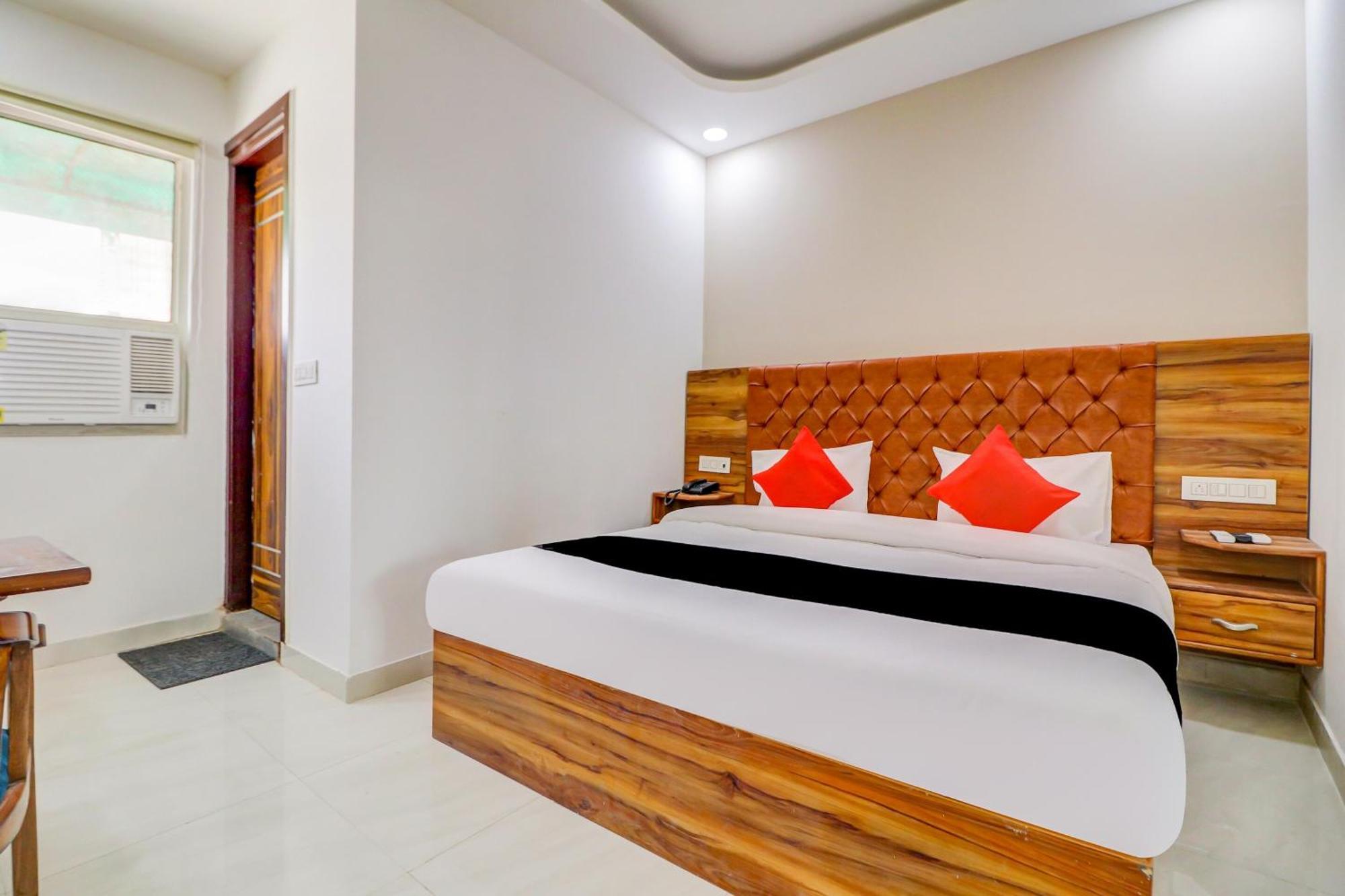 Capital O 80318 Hotel Sai Plaza Nueva Delhi Exterior foto